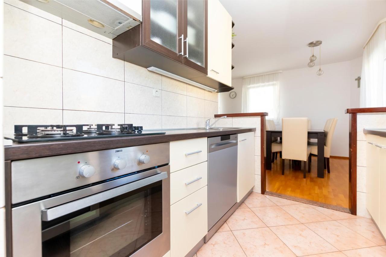 Apartment Pepalo,Omis Free Parking Экстерьер фото
